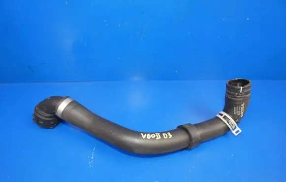 Volvo V60 Engine coolant pipe/hose 31474845
