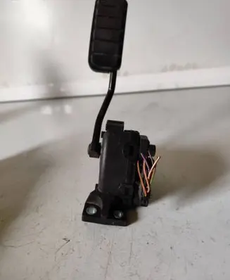 Renault Master II Accelerator throttle pedal 6PV00811904 7700314525
