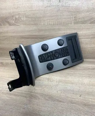 Volvo V50 Climate control unit 8696495