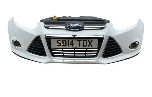 Ford Focus Front bumper BM5117757A