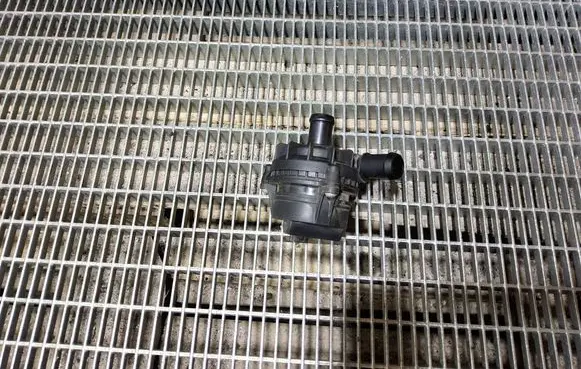Volkswagen ID.3 Electric auxiliary coolant/water pump 1EA965567