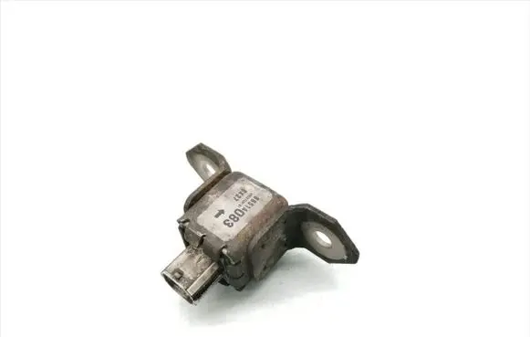Mitsubishi L200 Airbag deployment crash/impact sensor 8651A083