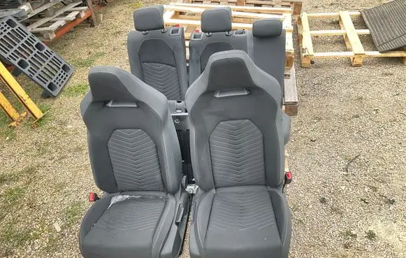 Seat set