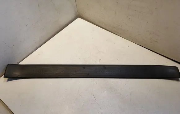 Front sill trim cover