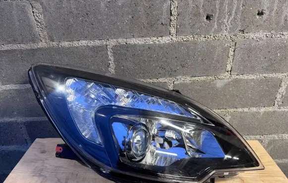 Opel Meriva B Headlight/headlamp 13253636