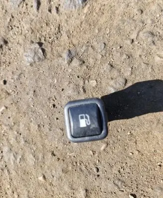 Volkswagen PASSAT B5 Fuel tank opening switch 3b0959833