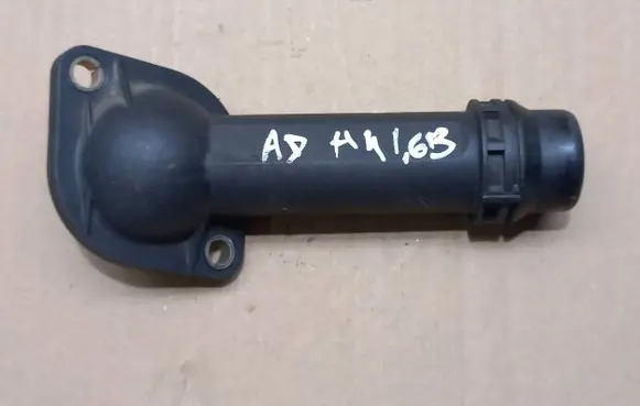 Audi A4 S4 B5 8D Engine coolant pipe/hose 038121121B 06B121121