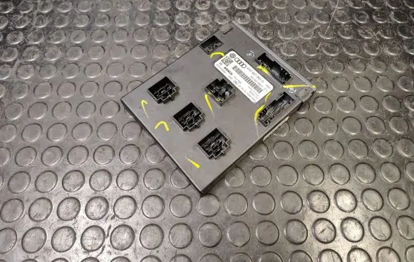 Volkswagen Touareg II Comfort/convenience module 4H0907063D