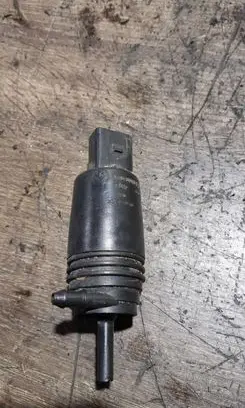 BMW 5 E60 E61 Windscreen/windshield washer pump 23557610
