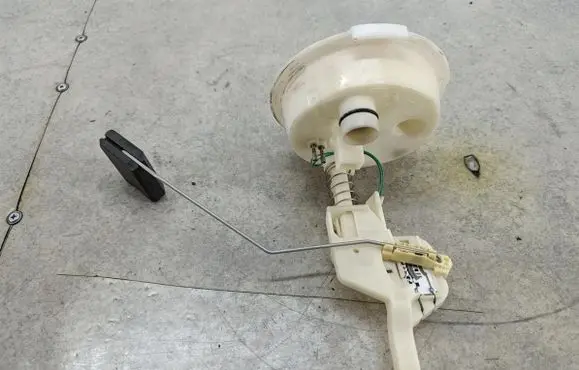 BMW 3 E46 Fuel level sensor 1183779