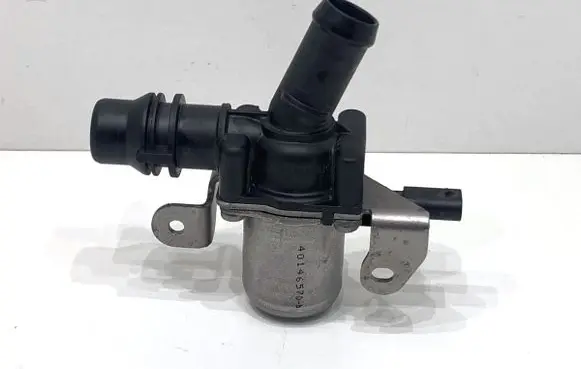 Volvo XC60 Oil filter mounting bracket 32222660