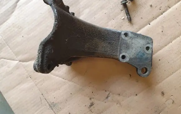Volkswagen Golf II Engine mounting bracket 357199354