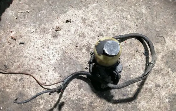 Opel Astra H Power steering pump