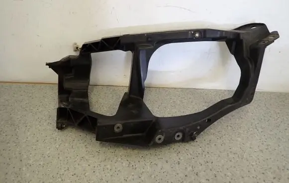 Mitsubishi Colt Front bodywork piece 