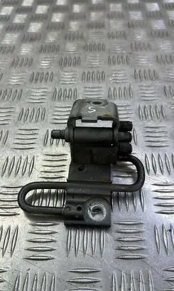 Audi Q7 4L Front door lower hinge 8E0831411