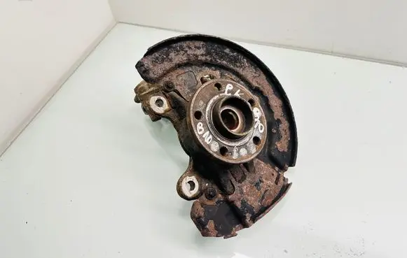 Volvo V70 Front wheel hub 