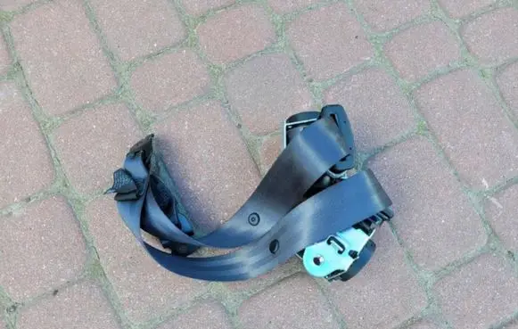 Opel Corsa E Seat belt trim 13427731