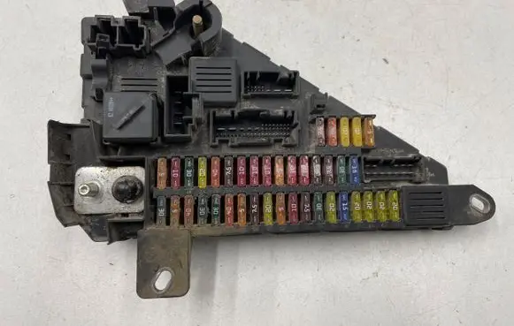 BMW 5 E60 E61 Fuse module 6906619