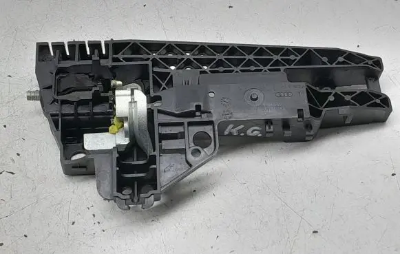 Rear door exterior handle/bracket