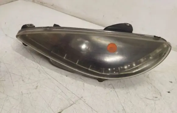 Peugeot 206 Headlight/headlamp SK3302S