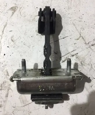 Iveco Daily 6th gen Front door check strap stopper 