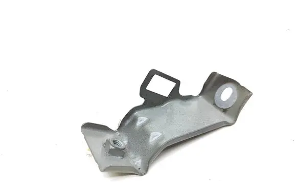 Fender mounting bracket