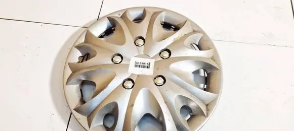 Audi A6 S6 C4 4A R15 wheel hub/cap/trim 