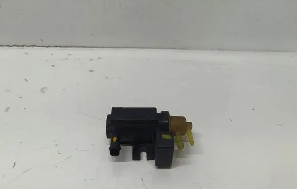 Mercedes-Benz A W169 Turbo solenoid valve a0061536628 161291
