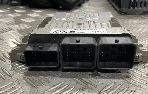 Volvo V60 Engine control unit/module 31355669 S180134102B SID807EV0