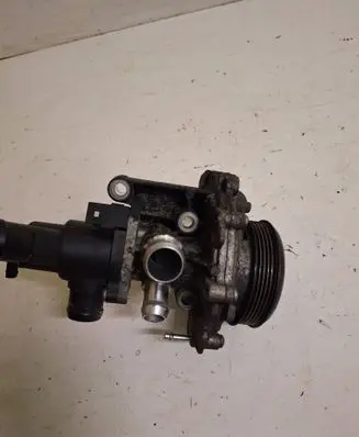 Mercedes-Benz A W176 Water pump A6512000715 PA66GF30