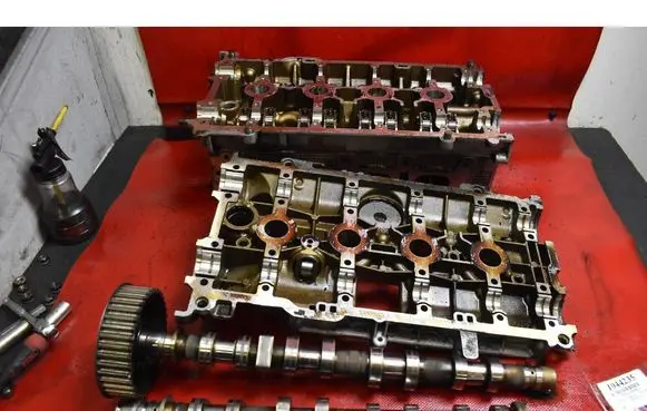 Renault Megane II Engine head 8200145259F