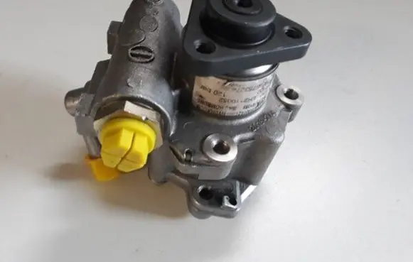 BMW 3 E46 Power steering pump 715520027