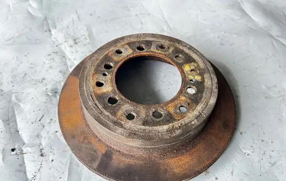 Toyota Land Cruiser (J120) Rear brake disc