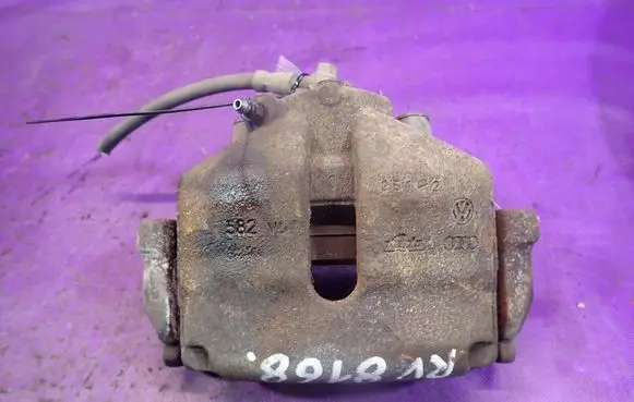 Volkswagen PASSAT CC Front brake caliper