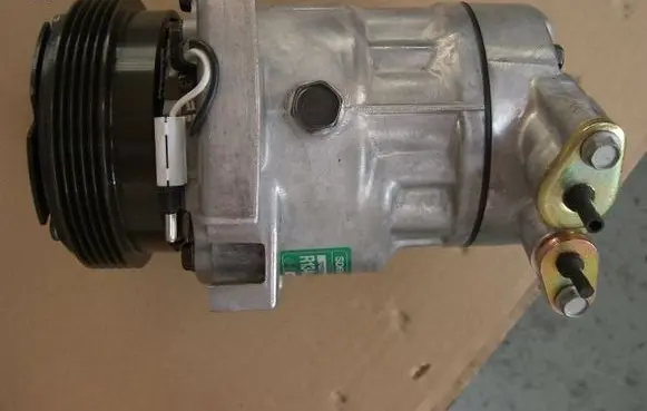 Renault Clio IV Air conditioning (A/C) compressor (pump) SD6V121415F