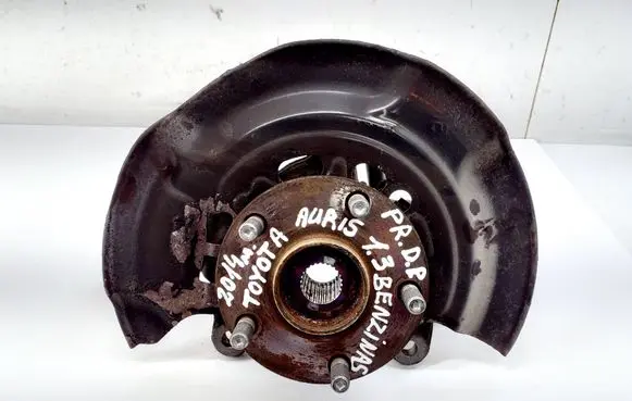 Toyota Auris E180 Front wheel hub F62R5 8954202061