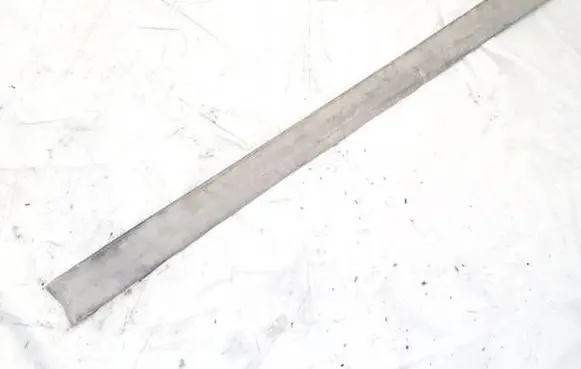 Volkswagen PASSAT B4 Front door trim (molding) 3a0853515