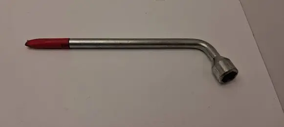 Volvo XC90 Wheel nut wrench 9133668