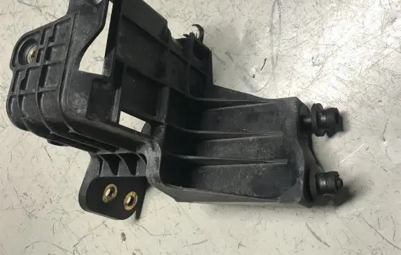 Opel Zafira C ABS pump bracket 13347074
