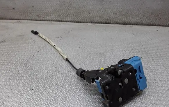 Volvo S60 Front door lock 8650546