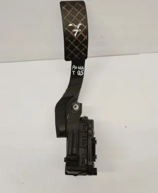 Volkswagen PASSAT B5 Accelerator throttle pedal 8d1723523n