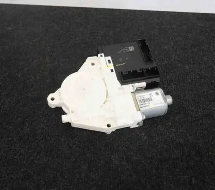 Volkswagen Jetta VI Front door window regulator motor 