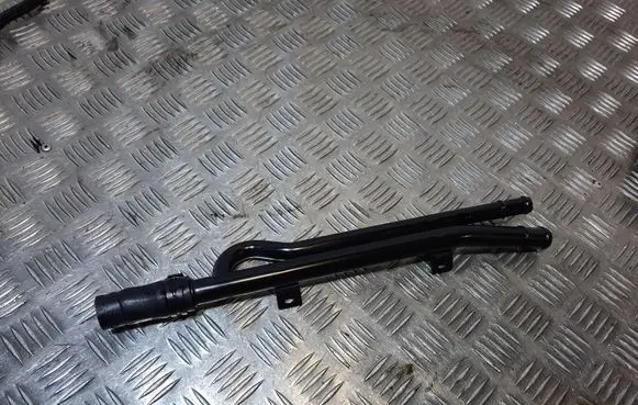 Volkswagen Touareg II Engine coolant pipe/hose 7P6121070AP 7P6121070