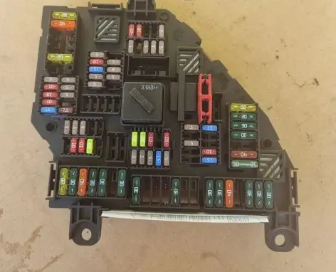 BMW 5 F10 F11 Fuse module 9264923 926492302