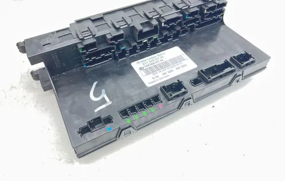 Mercedes-Benz E W211 Fuse module 2115456701 5DK00804746