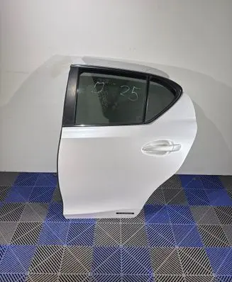 Lexus CT 200H Rear door 2U25