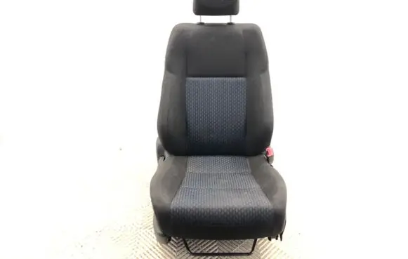 Toyota Auris E180 Front passenger seat 