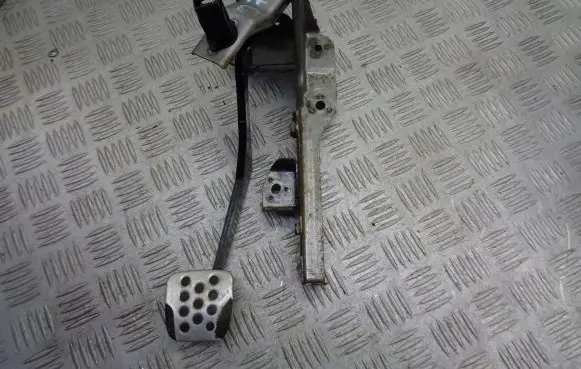 Nissan Micra Pedal assembly 