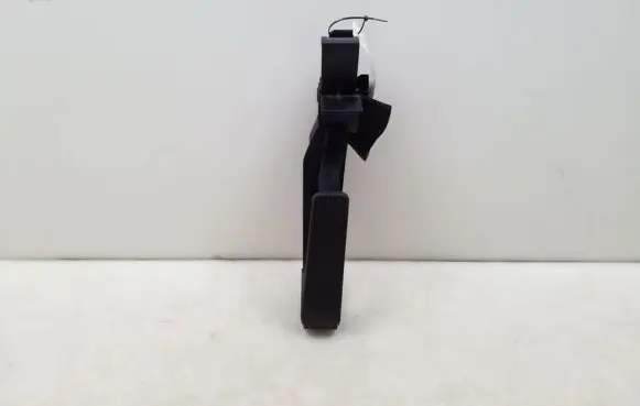 Mercedes-Benz E W211 Accelerator throttle pedal A2113000904