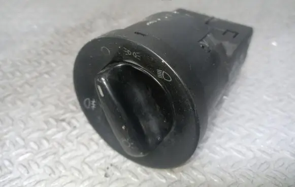 Volkswagen PASSAT B5 Light switch 1C0941531